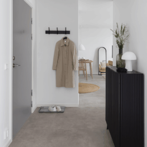 Loft Tech Antracite 60×60 cm – grå matt gulvflis til gang og stue, moderne betong-look fliser, kjøp hos Fliskupp.no i Norge