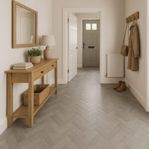 Boden- og veggflis Scandinavia Soft Grey 15,5x62 cm i fiskebein mønster – slitesterk grå gulvflis til gang, stue eller kjøkken, moderne skandinavisk stil, Fliskupp.no Norge