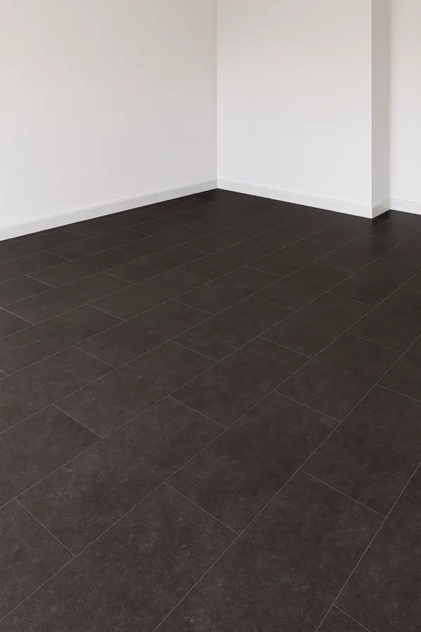 Spectre dark grey gulv- og veggflis 30x60 cm – elegant mørk grå rektifisert porselensflis som passer til moderne bad og oppholdsrom